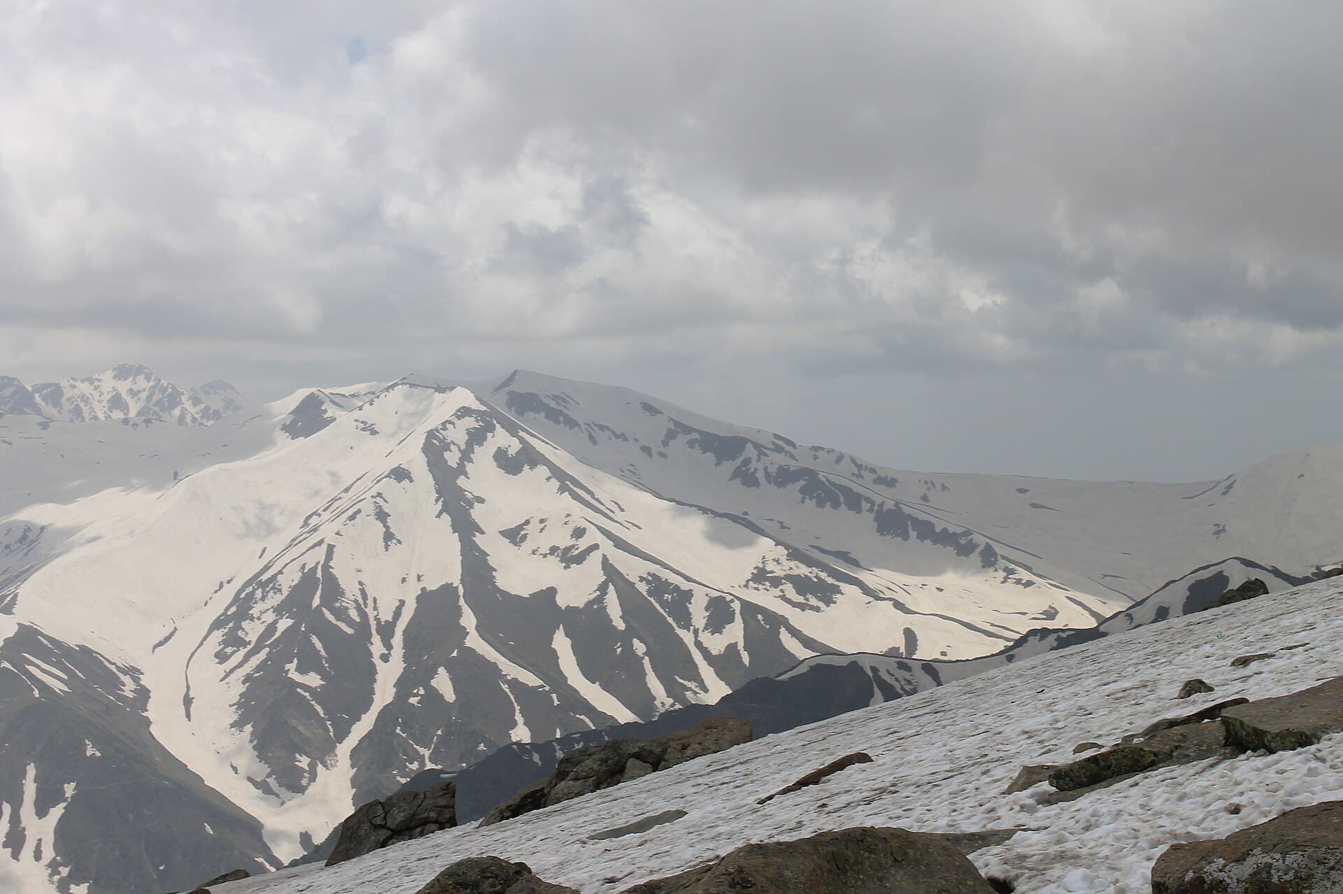 Gondola cable cars over the Himalayas at Gulmarg